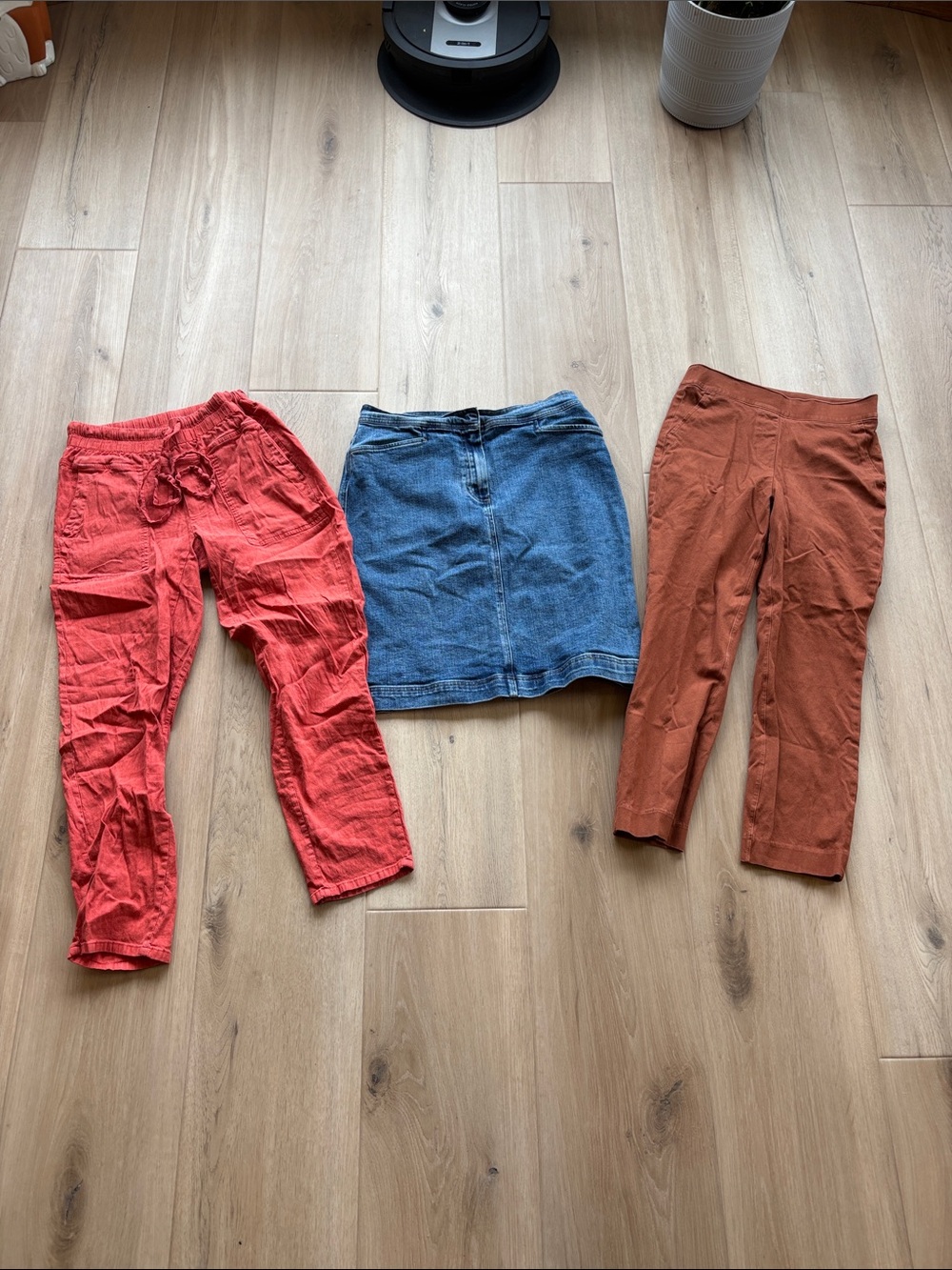 💜Bundle of 3 size small women’s bottoms💜